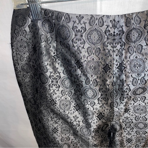 Ann Taylor Dress Pants Women’s Size 12 Gray Floral 100% Silk Zip Side - Picture 10 of 12